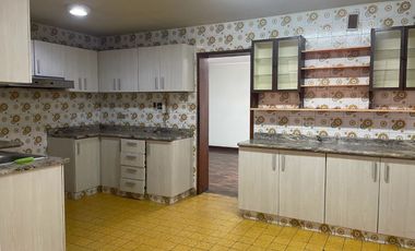 Venta de Amplia Casa en Urb. Monterrico Norte, San Borja