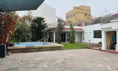 Venta de Amplia Casa en Urb. Monterrico Norte, San Borja