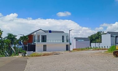 RUMAH MEWAH DAGO BANDUNG UTARA DEKAT ITB UNPAD UNIKOM POLMAN.