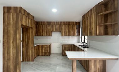 CASA CRÉDITO VIP DE 4 DORMITORIOS EN VENTA SECTOR RICAURTE