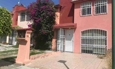 RENTA DE CASA, EN VILLAS DE ATLIXCO, FRENTE A BOULEVARD ATLIXCO Y CCU.