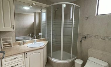 SE RENTA HERMOSO DUPLEX EN CUMBAYA