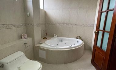 SE RENTA HERMOSO DUPLEX EN CUMBAYA