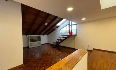 SE RENTA HERMOSO DUPLEX EN CUMBAYA