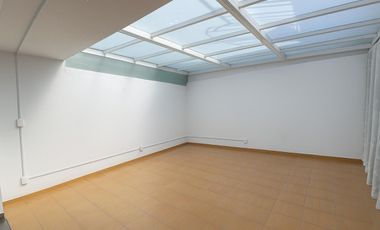 AMPLIA CASA EN VENTA, IDEAL PARA OFICINAS O CASA HABITACIÓN EN METEPEC