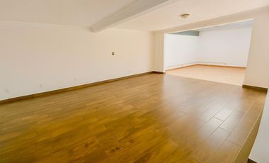 AMPLIA CASA EN VENTA, IDEAL PARA OFICINAS O CASA HABITACIÓN EN METEPEC