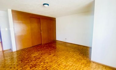 AMPLIA CASA EN VENTA, IDEAL PARA OFICINAS O CASA HABITACIÓN EN METEPEC