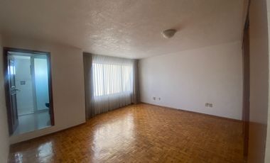 AMPLIA CASA EN VENTA, IDEAL PARA OFICINAS O CASA HABITACIÓN EN METEPEC