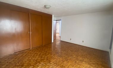 AMPLIA CASA EN VENTA, IDEAL PARA OFICINAS O CASA HABITACIÓN EN METEPEC