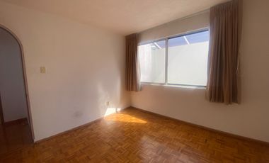 AMPLIA CASA EN VENTA, IDEAL PARA OFICINAS O CASA HABITACIÓN EN METEPEC