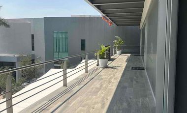Local planta Alta amplio en plaza VIP en renta Irapuato