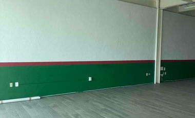 Local planta Alta amplio en plaza VIP en renta Irapuato