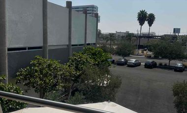 Local planta Alta amplio en plaza VIP en renta Irapuato