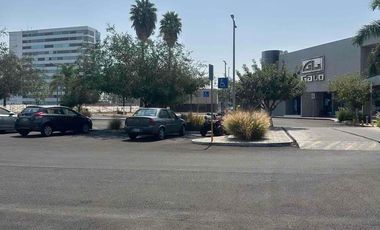 Local planta Alta amplio en plaza VIP en renta Irapuato