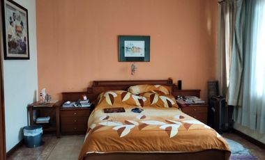 RUMAH CANTIK DI DAGO COBLONG BANDUNG Desain Unik dengan Taman Luas