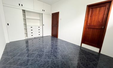 RENTO IMPECABLE SUITE JUNTO A PARQUE!!