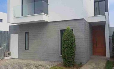 Casa Nueva en Urb. La Costa, Etapa Costa Azul