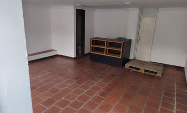 SE ARRIENDA LOCAL COMERCIAL UBICADO EN LA CALLE 17 # 25-29