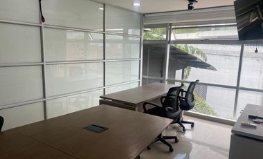 Venta de oficina AMOBLADA en Altos del Poblado, Poblado