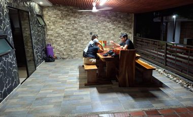 Vendo cabaña de tres niveles en Sopetran Antioquia