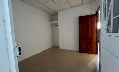 URBANIZACION SOLIMAR, VIA PUNTA CARNERO ALQUILO BONITA VILLA DE UNA PLANTA, TRES DORMITORIOS.