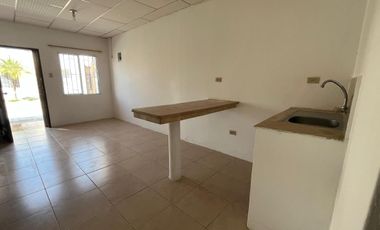 URBANIZACION SOLIMAR, VIA PUNTA CARNERO ALQUILO BONITA VILLA DE UNA PLANTA, TRES DORMITORIOS.