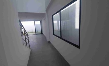 Casa 🏡 195.04m², La Costa, Via a Samborondón.