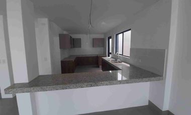 Casa 🏡 195.04m², La Costa, Via a Samborondón.