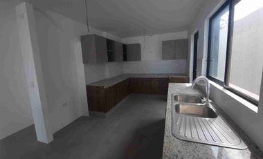 Casa 🏡 195.04m², La Costa, Via a Samborondón.