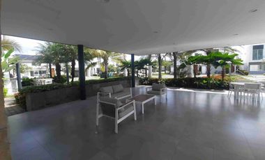 Casa 🏡 195.04m², La Costa, Via a Samborondón.