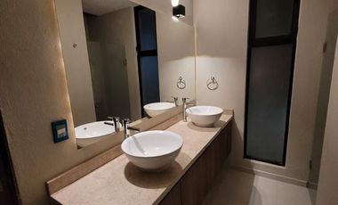 Casa Zenara, con Espacios Versátiles y Estilo Único