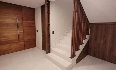 Casa Zenara, con Espacios Versátiles y Estilo Único
