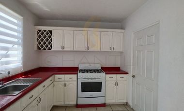 CASA EN RENTA EN FRACCIONAMIENTO BENEVENTO RESIDENCIAL