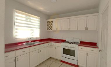 CASA EN RENTA EN FRACCIONAMIENTO BENEVENTO RESIDENCIAL