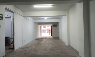 Alquiler de amplio Local Comercial en Avenida en San Martin de Porres