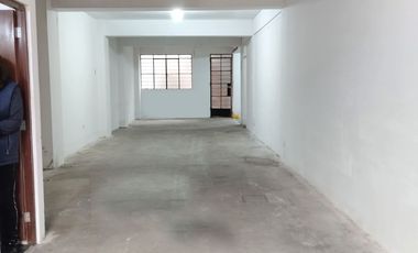 Alquiler de amplio Local Comercial en Avenida en San Martin de Porres