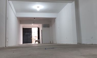 Alquiler de amplio Local Comercial en Avenida en San Martin de Porres