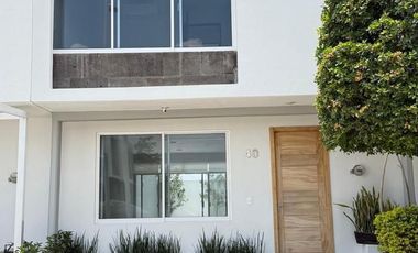 Casa en Renta en La Moraleja, Coto Pamplona, Zapopan