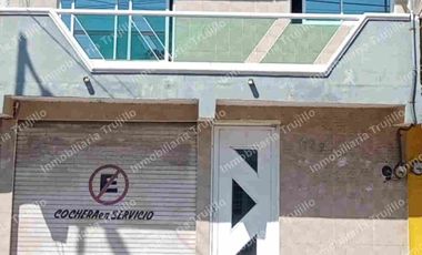 VENDO CASA DE DOS PISOS CON LOCAL CERCA DEL CENTRO