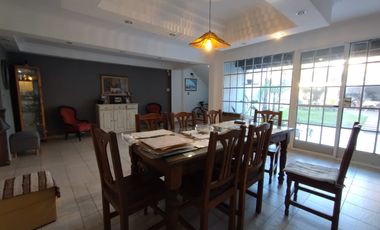Ituzaingó - Venta - Casa 6 Ambientes