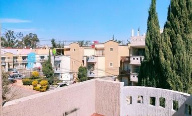 Casa en Venta de Tres Niveles en en Tultepec