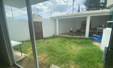 CASA EN VENTA EN LA MAGISTERIAL
