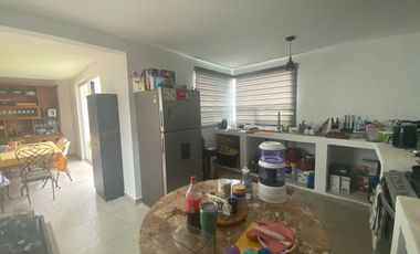 CASA EN VENTA EN LA MAGISTERIAL