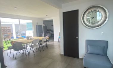 CASA EN VENTA EN LA MAGISTERIAL