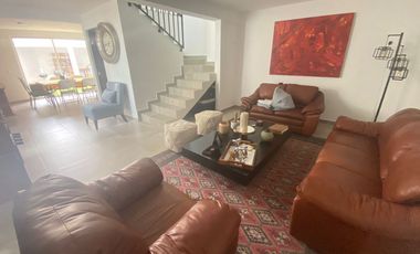 CASA EN VENTA EN LA MAGISTERIAL
