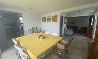 CASA EN VENTA EN LA MAGISTERIAL