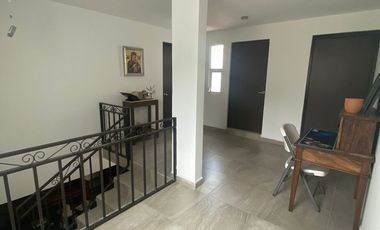 CASA EN VENTA EN LA MAGISTERIAL