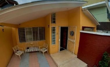 VENDO CASA EN LA ALBORADA