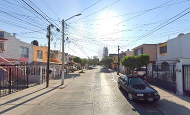 SK17REMATE BANCARIO CASA EN LOMAS DE SAN MIGUEL TLAQUEPAQUE PAGO EN 2 EXHIBICIONES NO INFONAVIT