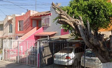 SK17REMATE BANCARIO CASA EN LOMAS DE SAN MIGUEL TLAQUEPAQUE PAGO EN 2 EXHIBICIONES NO INFONAVIT